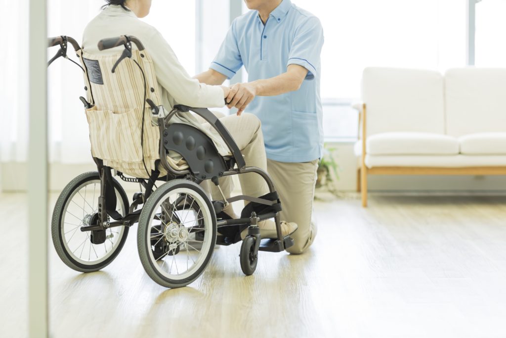 超・超高齢化社会日本では2025年には34万人もの介護職が不足する